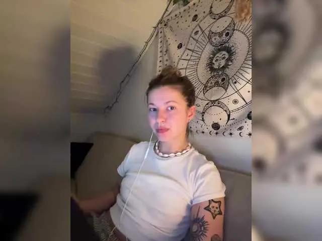 Explore cute slut Alsyy Alsyy from BongaCams