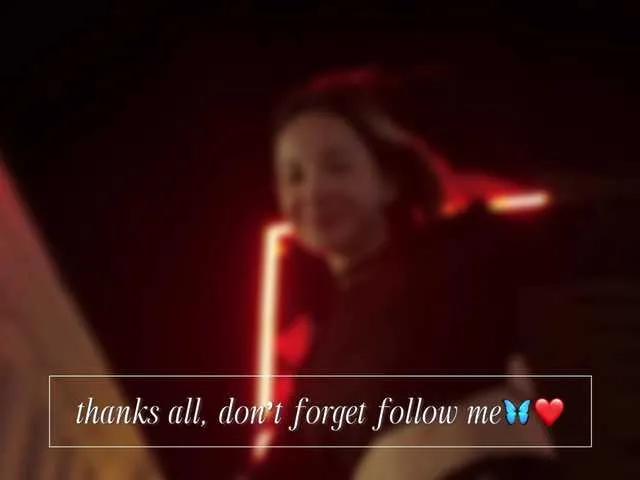 Watch BongaCams's Emely1benz emely1benz from BongaCams