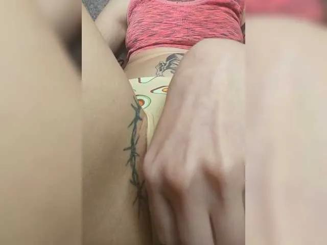 Explore RedFox9595, she wants to masturbate for you RedFox9595 from BongaCams