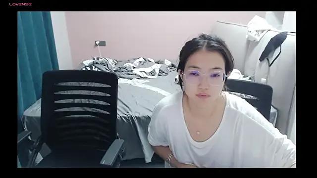 Try 23 years old redrose520 from StripChat redrose520 from StripChat