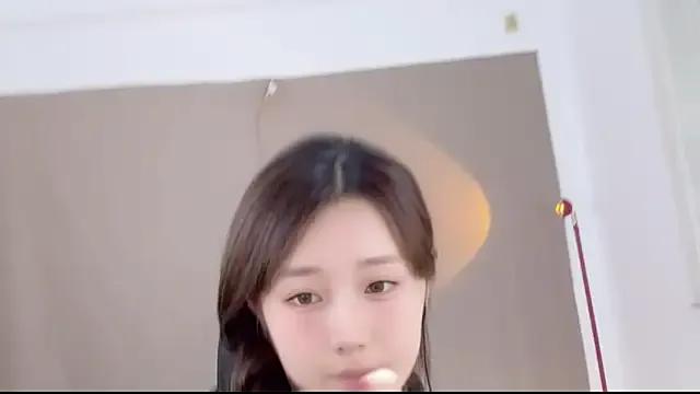 Discover StripChat's Yiyi5588 yiyi5588 from StripChat